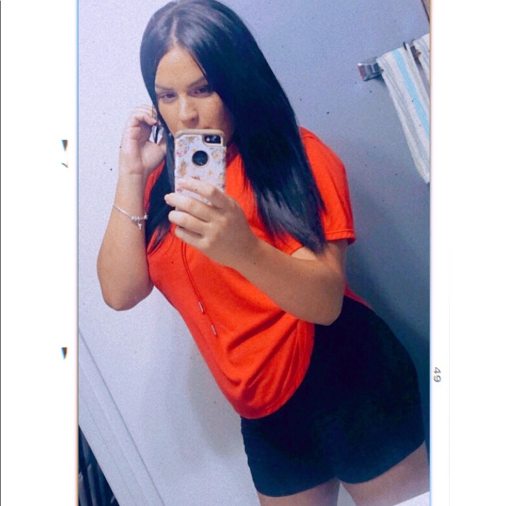 Meet your Posher, Yanet